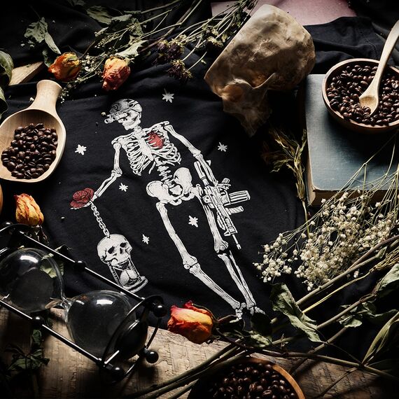Футболка Vanitas or Vanquish (Vanitas or Vanquish T-Shirt) | Black Rifle Coffee